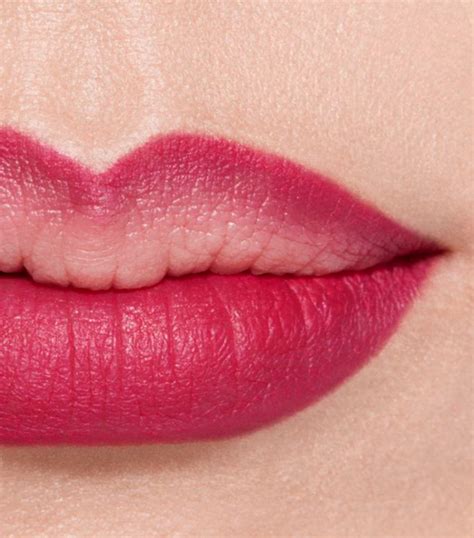 chanel le crayon lévres in pretty pink|LE CRAYON LÈVRES Longwear lip pencil 158 .